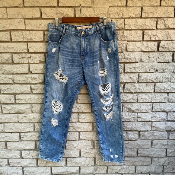 Zara Denim - Zara Trafaluc Straight Legged Distressed Boyfriend Jeans Size 6